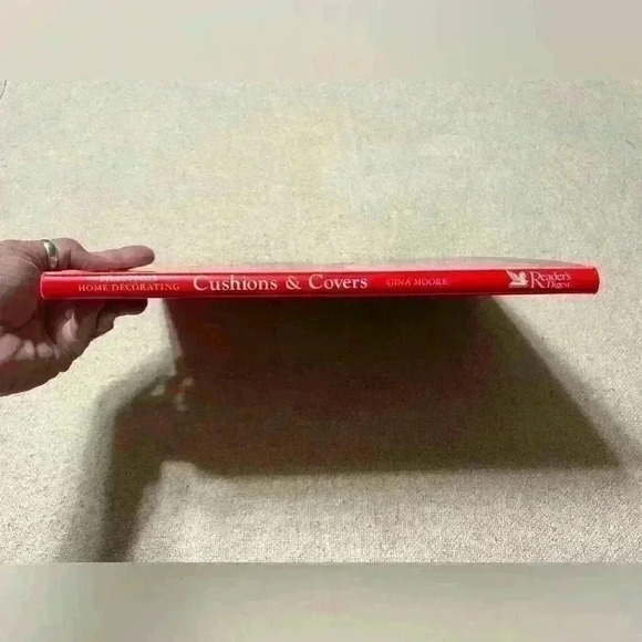 READER'S DIGEST PRACTICAL HOME DECORATING
Cushions & Covers by Gina Moore - Picture 2 of 7